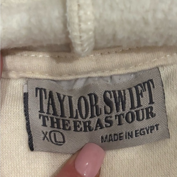 Taylor Swift Official The Eras Tour Cream Hooded Sweatshirt Front Pocket Sz XL - Picture 6 of 6